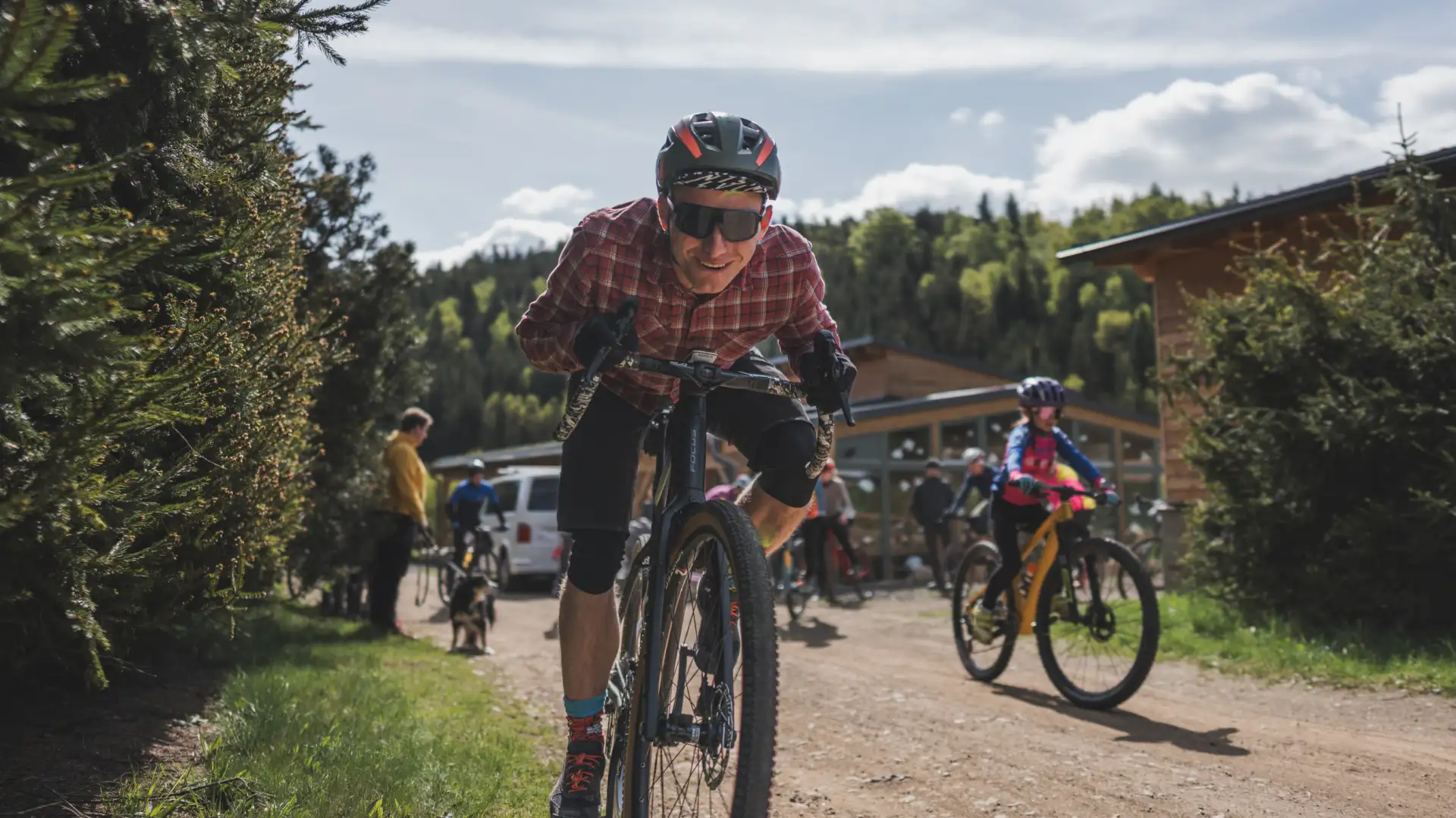 Zeitgefühl weg, Nacken verbrannt, Erspartes aufgebraucht. Diagnose: Radfahrer!