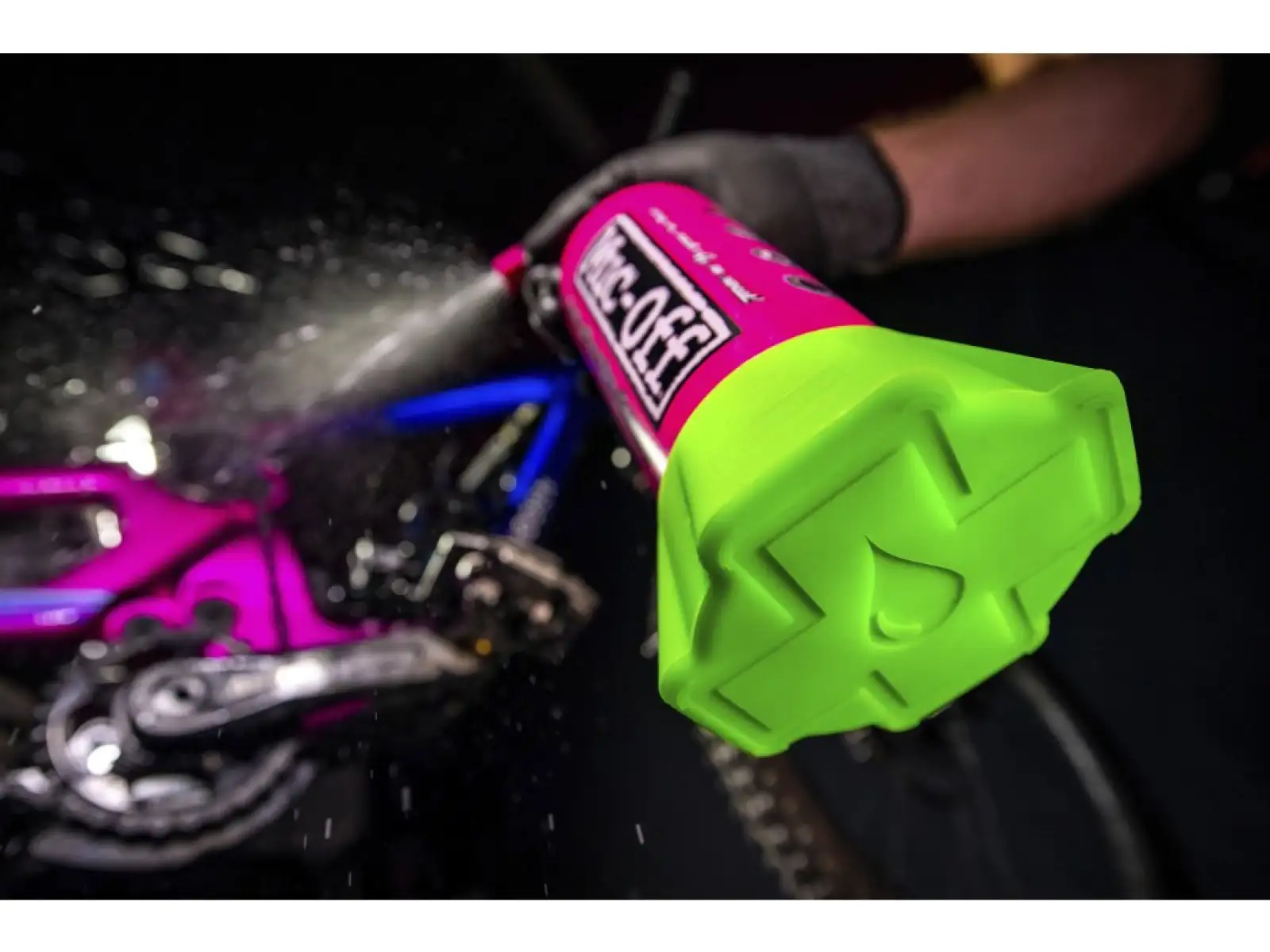 Muc Off Flasche fürs Leben + Punk Powder Set aus Flasche und Reinigungspulver für Fahrradreinigung.