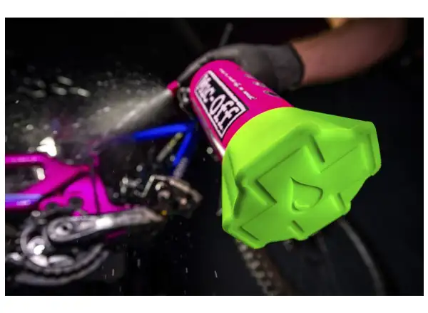 Muc Off Flasche fürs Leben + Punk Powder Set aus Flasche und Reinigungspulver für Fahrradreinigung.