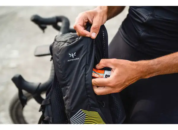 Apidura Racing Hydration Fahrradweste 2 l Schwarz