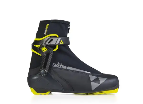 Die Fischer RC5 SKATE Langlaufschuhe.