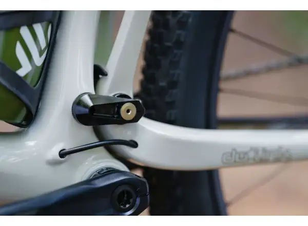 Ibis Exie V2 SLX 29" Mountainbike in Knochenfarbe.