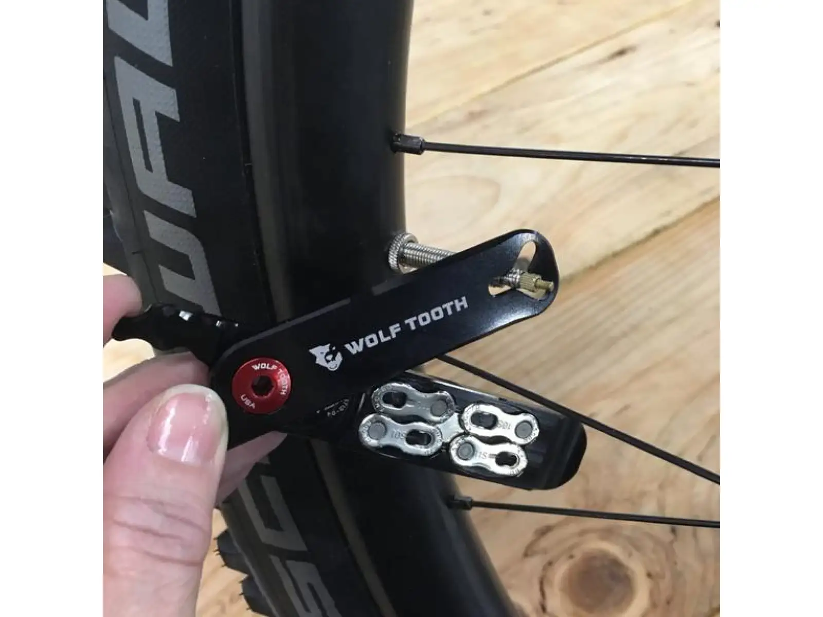 Wolf Tooth Pack Pliers sind vielseitige Zange.