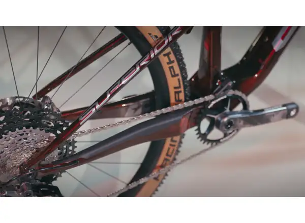 Superior Team XF 29 Issue R Fully Suspended Mountain Bike Gloss Red Carbon/Chrome