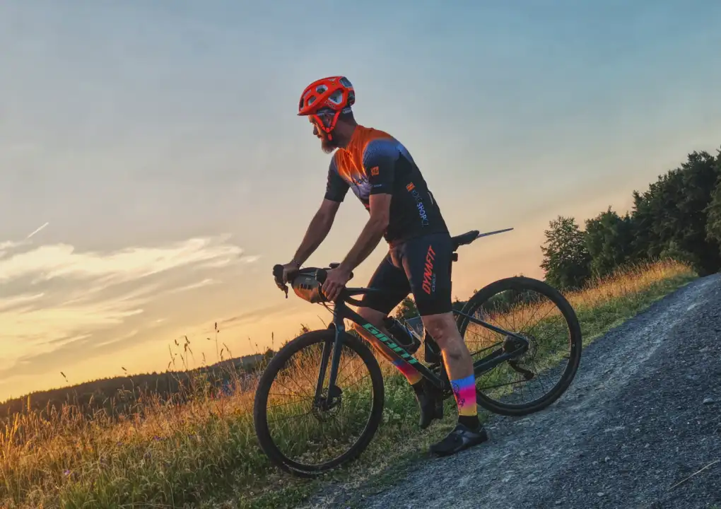 Womit fährt Koloshop? Botschafter David auf dem Gravelbike Giant Revolt 1