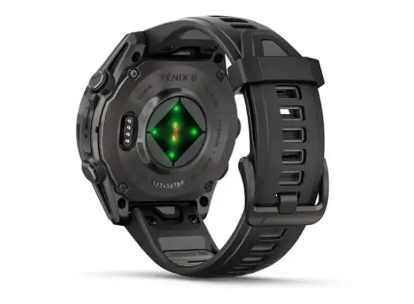 Garmin fenix 8 - 43 mm AMOLED Saphir Smartwatch in Carbon Titanium Schwarz/Steingrau