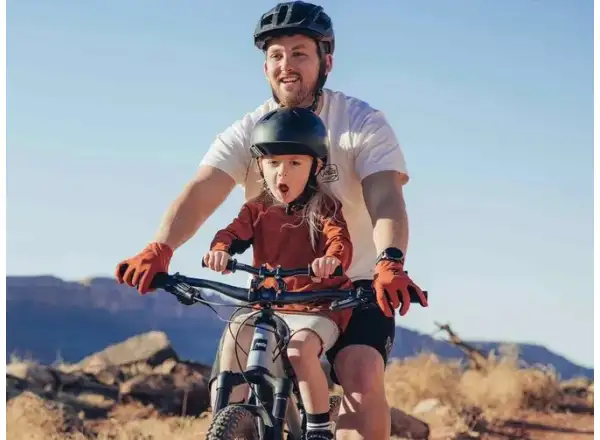 Kids Ride Shotgun Pro Combo Kindersitz und Lenker auf Rahmen
