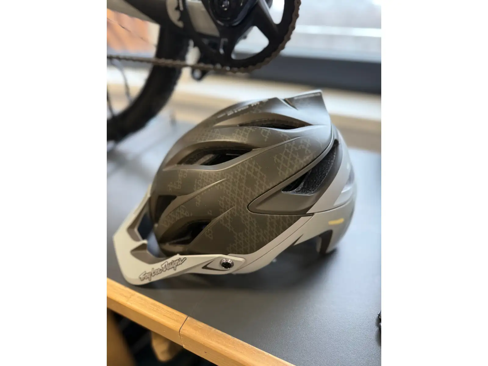 Troy Lee Designs A3 Halo Helm Camo