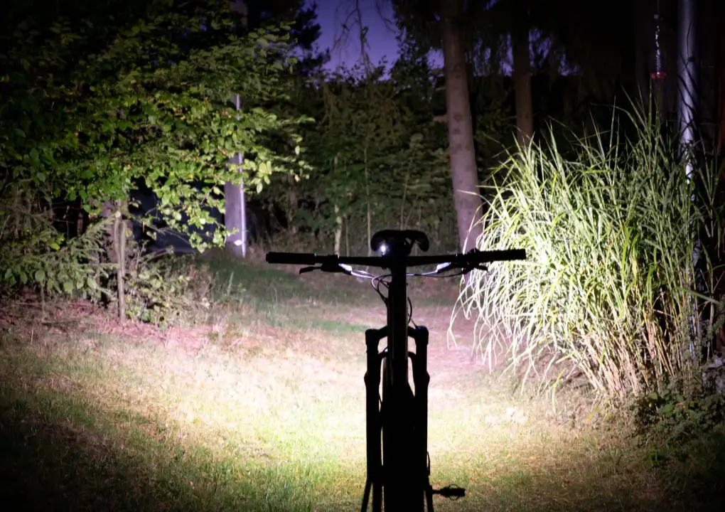 Frontlicht Ravemen FR500: Notwendigkeit oder Luxus?