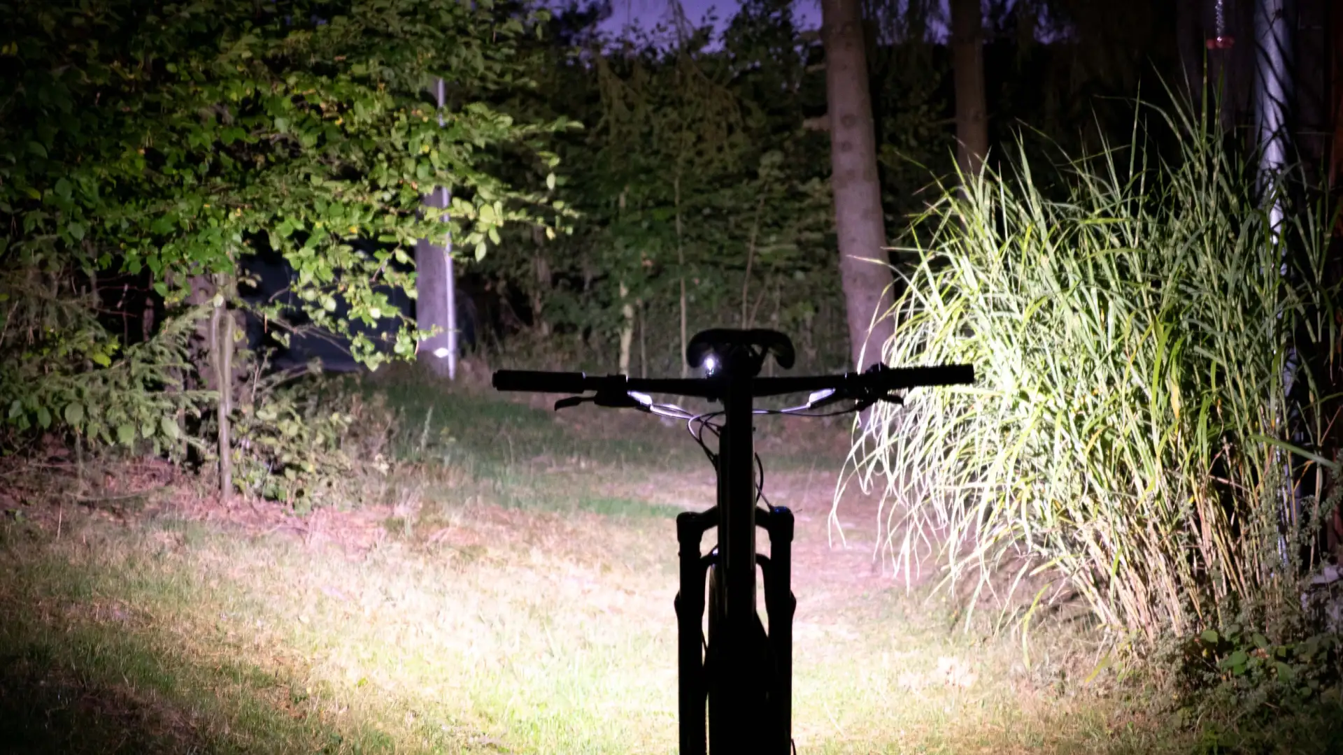 Frontlicht Ravemen FR500: Notwendigkeit oder Luxus?