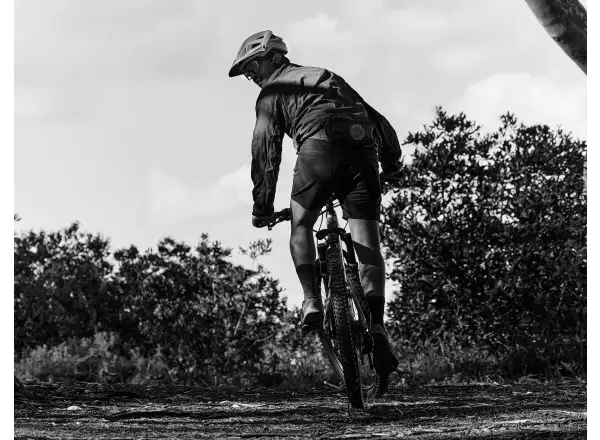 Cannondale Terrus Helm Sternennacht Schwarz