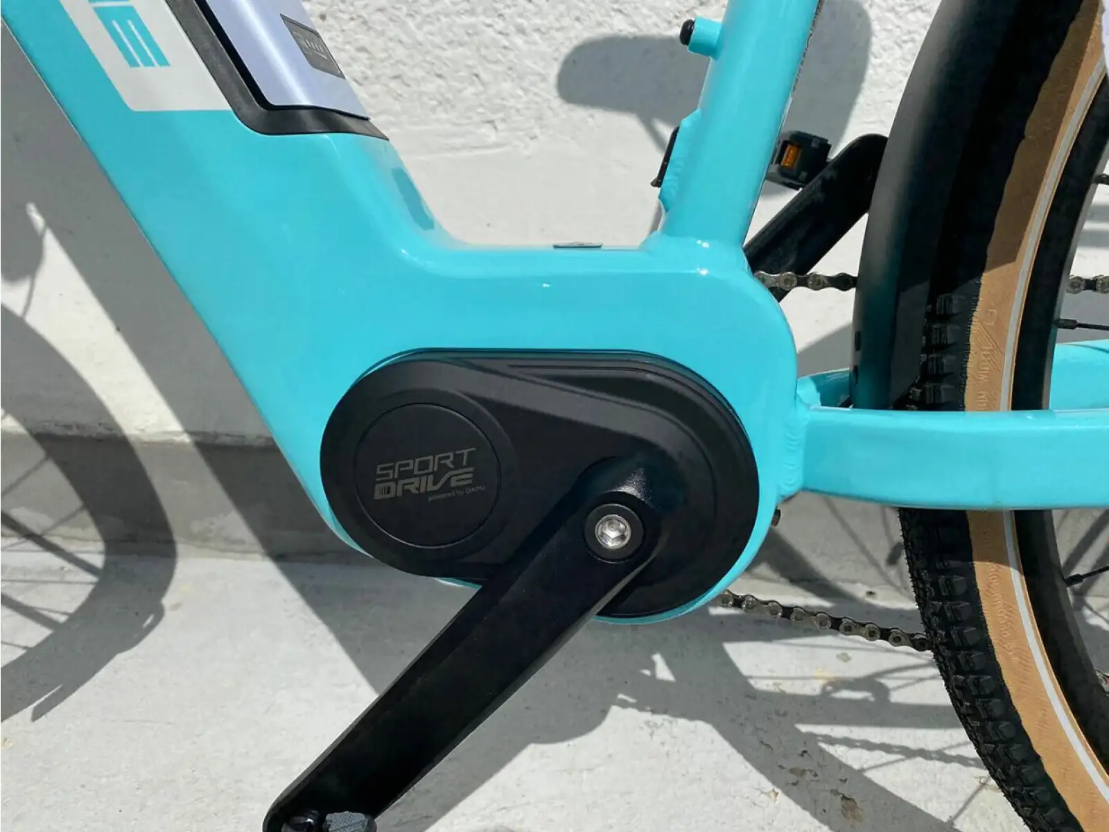 Rock Machine Ebike CrossRide INT e425 Damen Glanz Mint/Weiß Cross-Elektrofahrrad