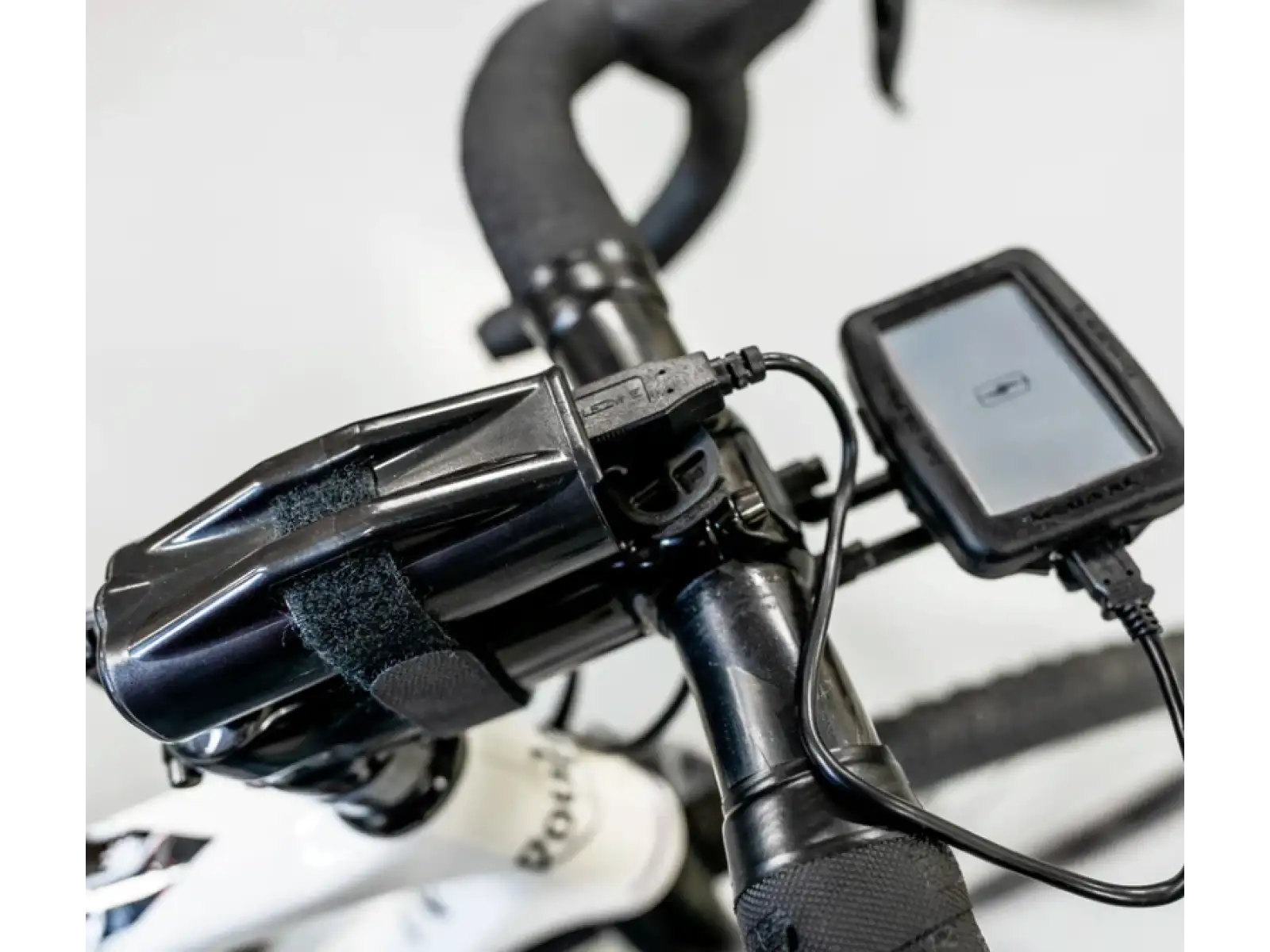 Lezyne Mega Drive 2400+ Loaded Kit Beleuchtungsset