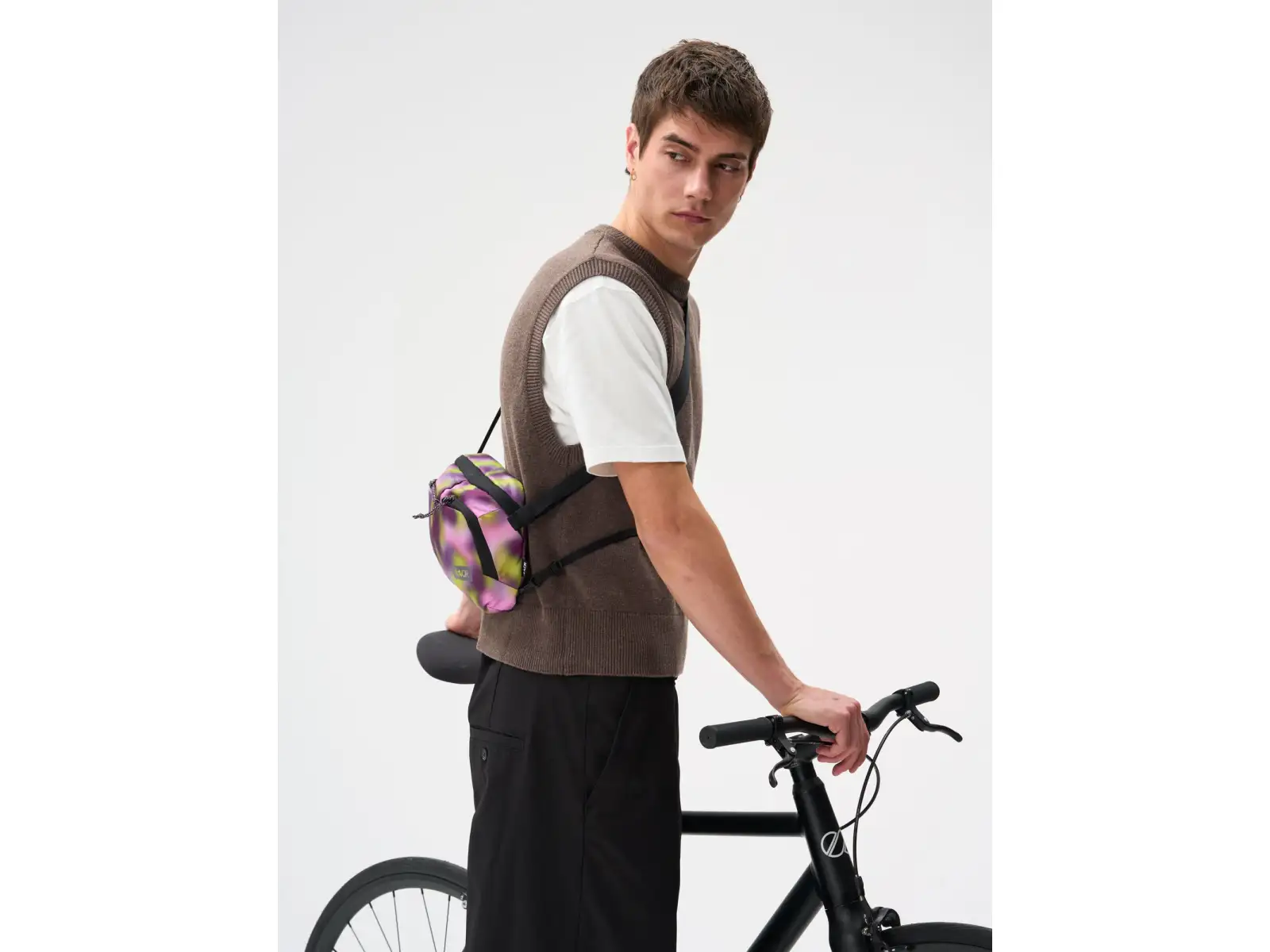 Aevor Sacoche Umhängetasche 4 l Ripstop Psychedelic Slush