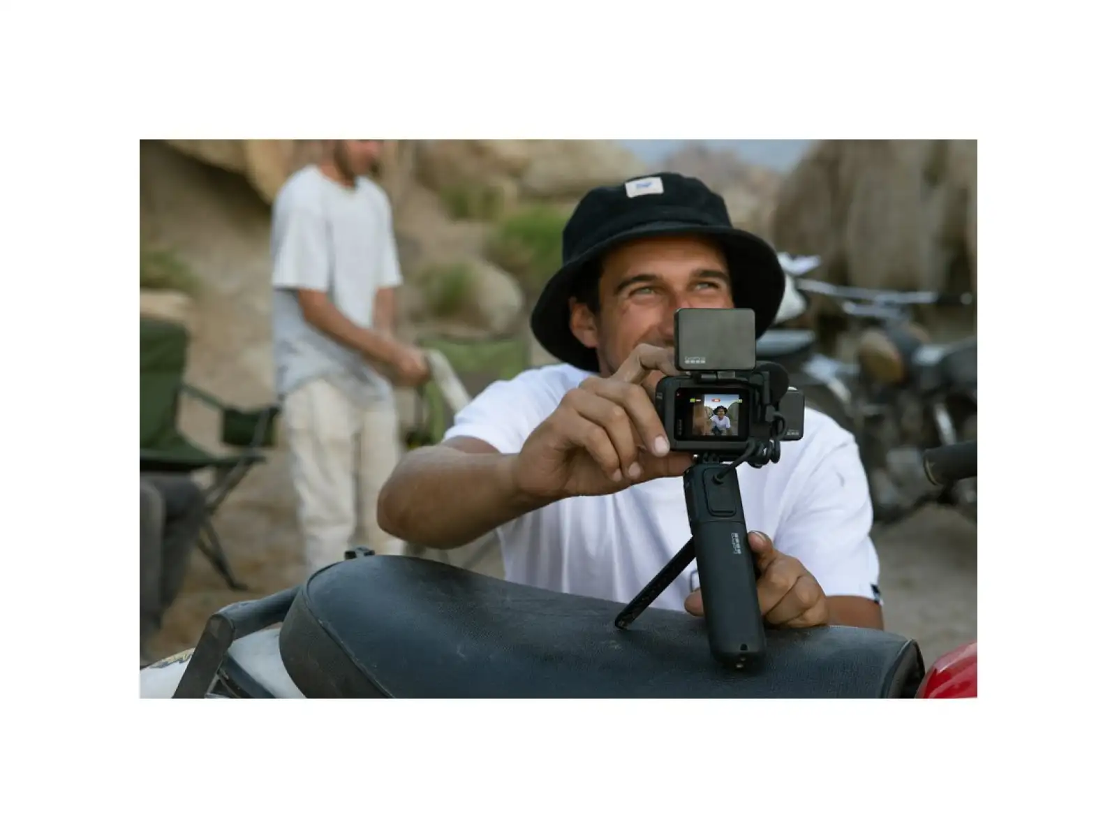 GoPro HERO12 Black Creator Edition Action-Kamera + Thermobecher.