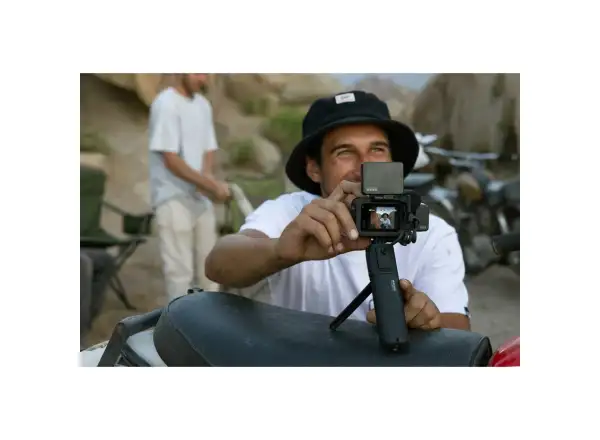 GoPro HERO12 Black Creator Edition Action-Kamera + Thermobecher.