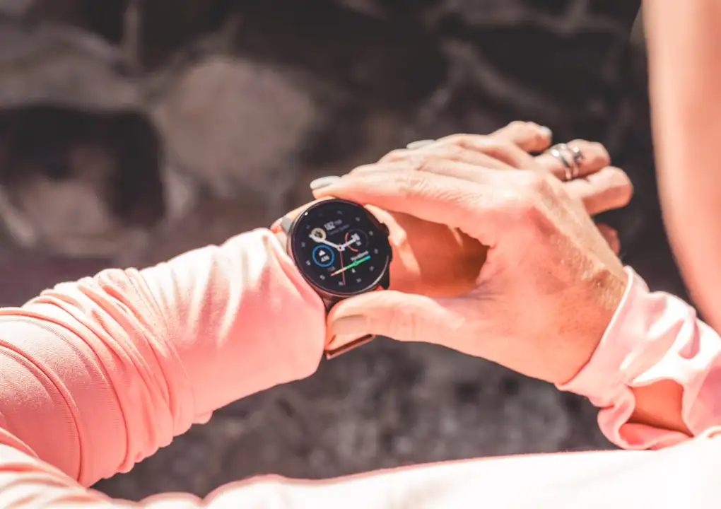 Veronika Preti testet die Suunto Race S Uhr