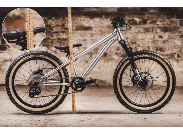 Early Rider Hellion 20 Kinderfahrrad in Electric Purple.