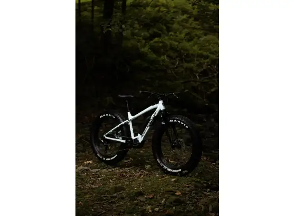 Rock Machine VYÖRY e50 S Fatbike E-Bike Gloss White/Black MUSTER