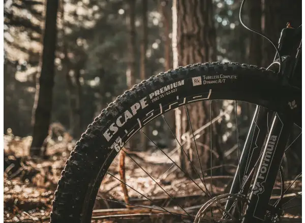 Goodyear Escape Ultimate Tubeless Komplett 27,5x2,60" MTB Reifen Kevlar Tan