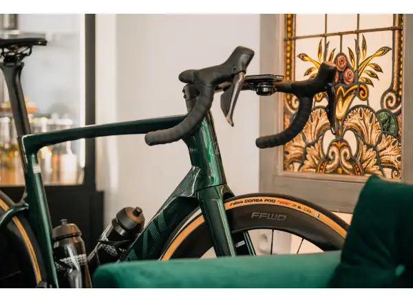 Isaac Meson Jade Green Rennrad DuraAce Di2