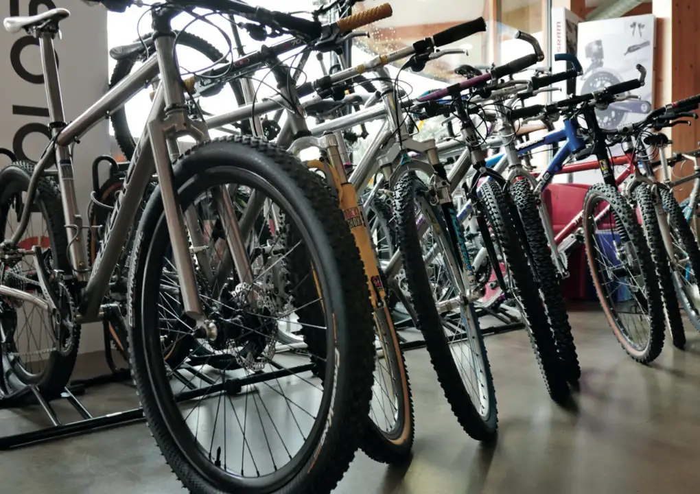 Lesen Sie den Artikel von Velo - PATNÁCT A DOST!