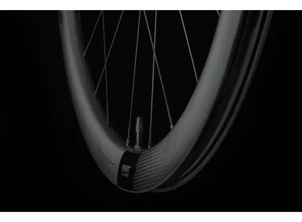 FFWD RYOT77 DT240 2:1 EXP Straßenrad Laufräder Drahtreifen Mattschwarz Nuss Sram XDR