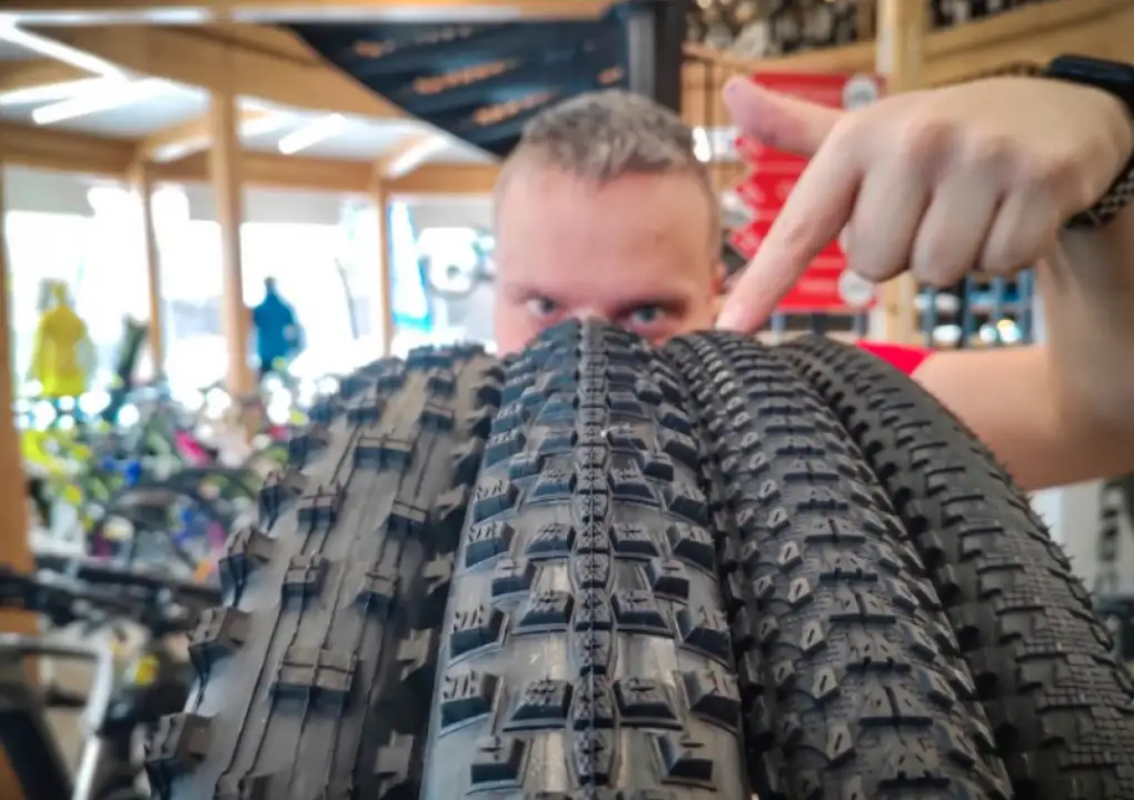 Wie wählt man den Reifen für ein Mountainbike aus?
