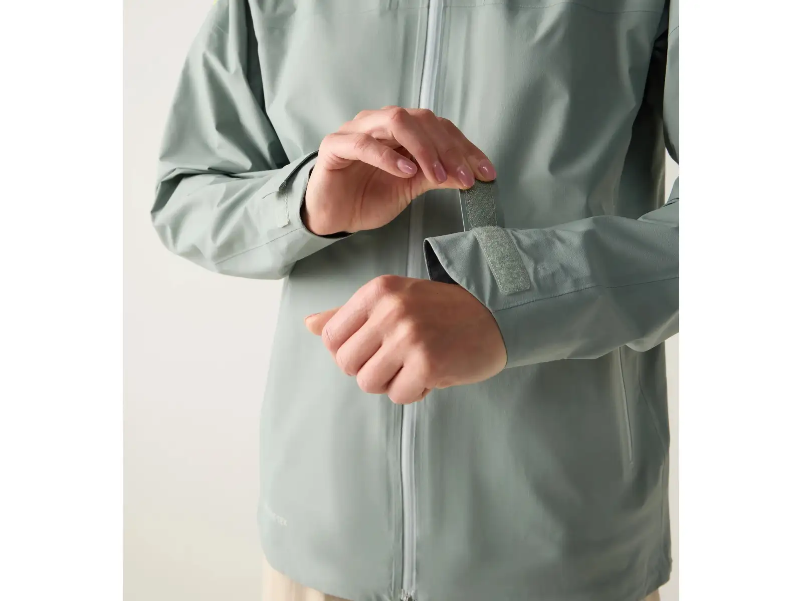 Haglöfs L.I.M AIRAK GTX Damenjacke Dew Green