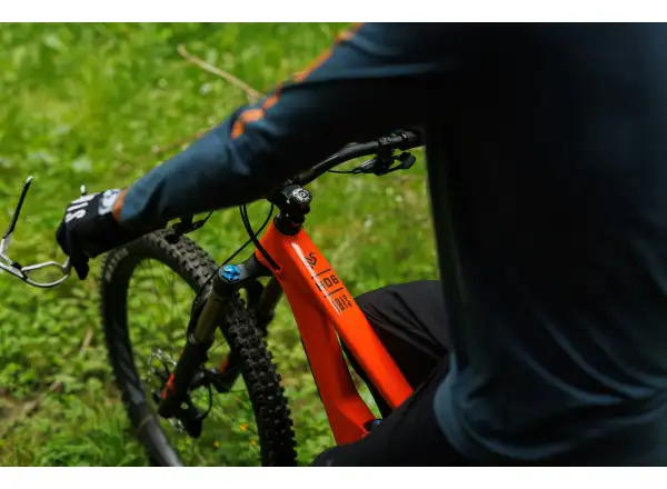 Ibis HD6 Eagle 90 vollgefedertes Mountainbike Orange
