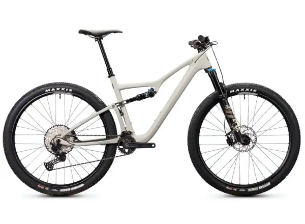 Ibis Exie V2 SLX 29" Mountainbike in Knochenfarbe.