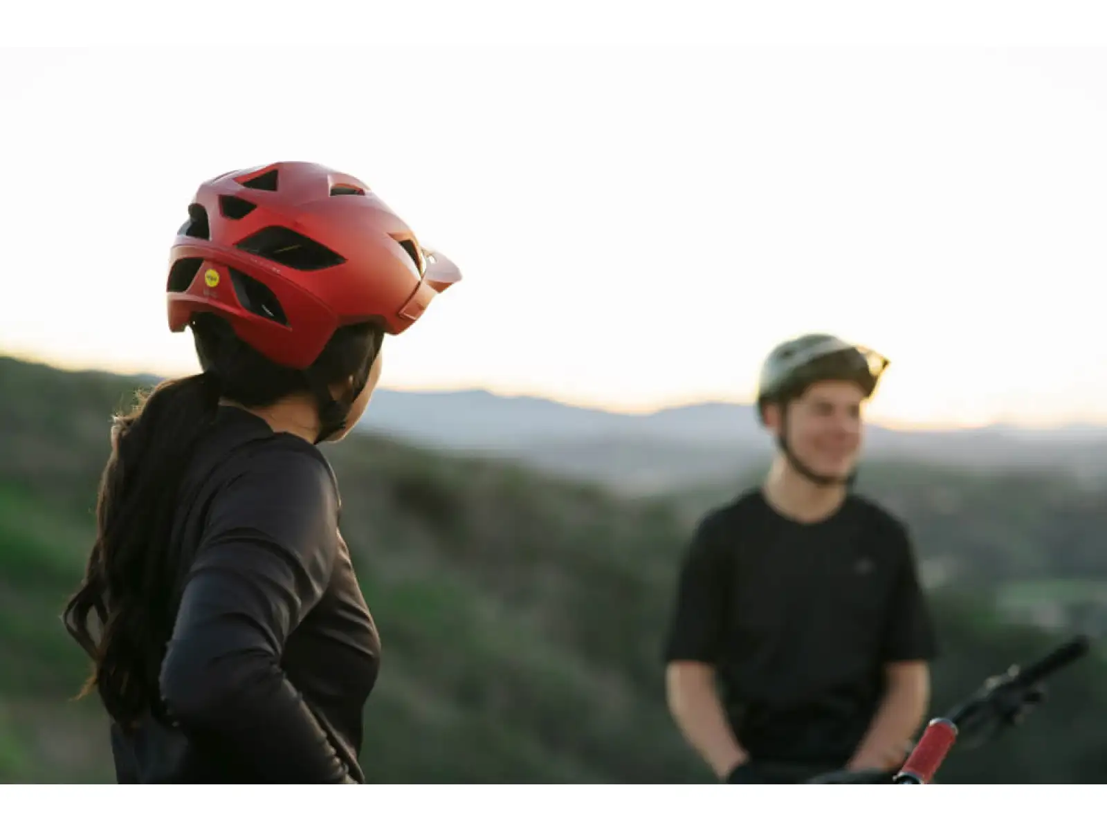 Troy Lee Designs Flowline SE MIPS Helm Radian Charcoal/Red