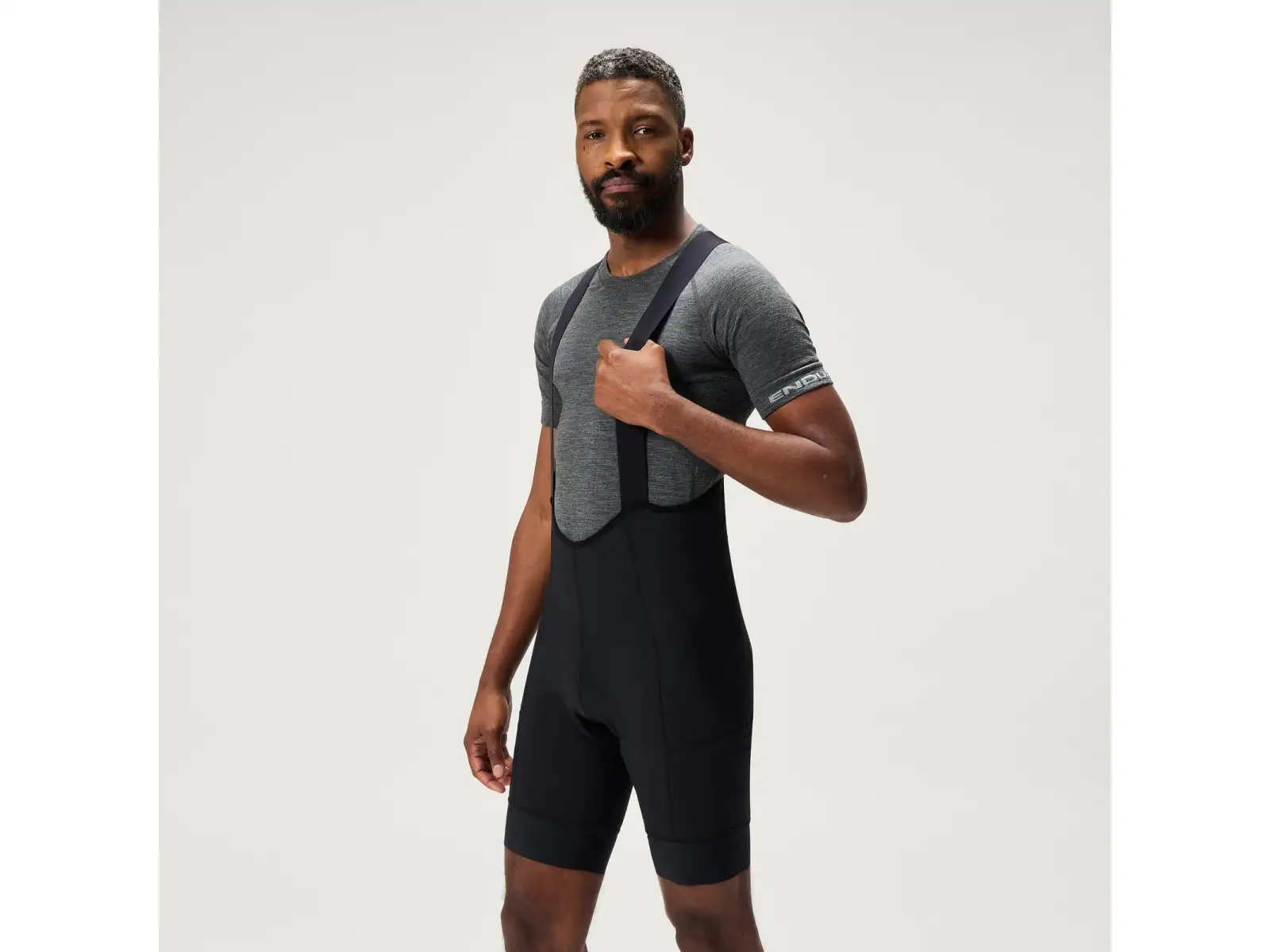 Endura Loop Herren-Shorts mit Polster und Trägern Black