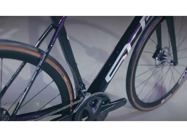 Superior X-Road Team Issue Gloss Black Rainbow/Hologram Chrome Renn-/Gravelbike.