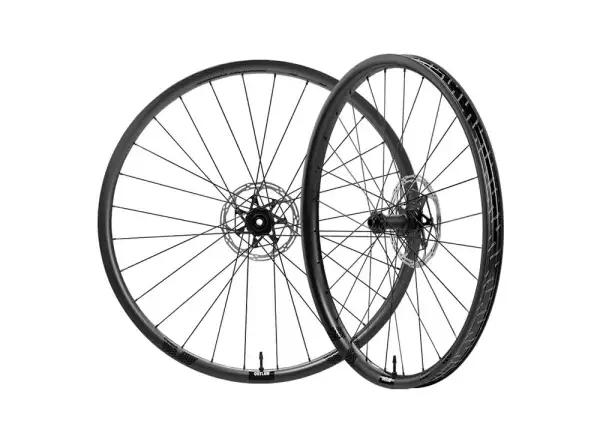 FFWD OUTLAW Carbon Boost 30 mm 29" Laufräder in Mattschwarz
