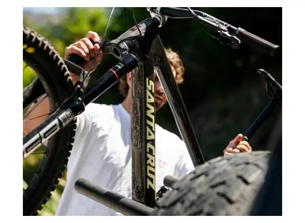 Santa Cruz Megatower 2 CC Rahmen-Set mit Rock Shox Super Deluxe Ultimate Coil Dämpfer