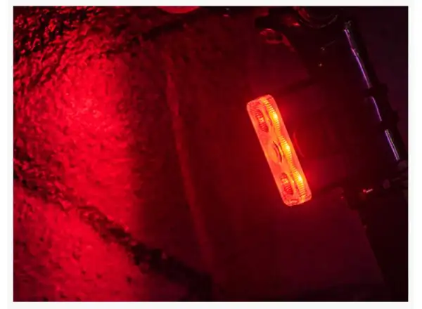 Ravemen TR500 Rücklicht mit Bremslichtsensor Rot