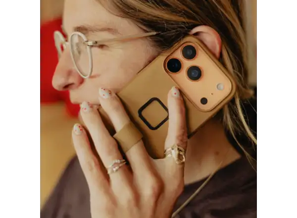 Peak Design Everyday Clarino Loop Hülle iPhone 17 Pro Max Tan