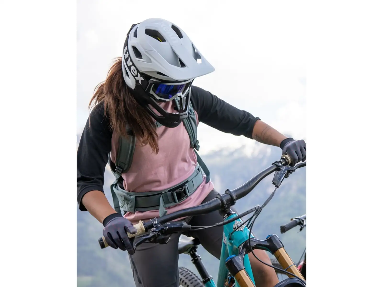 Uvex Revolt MIPS Helm Cloud/Black Matt