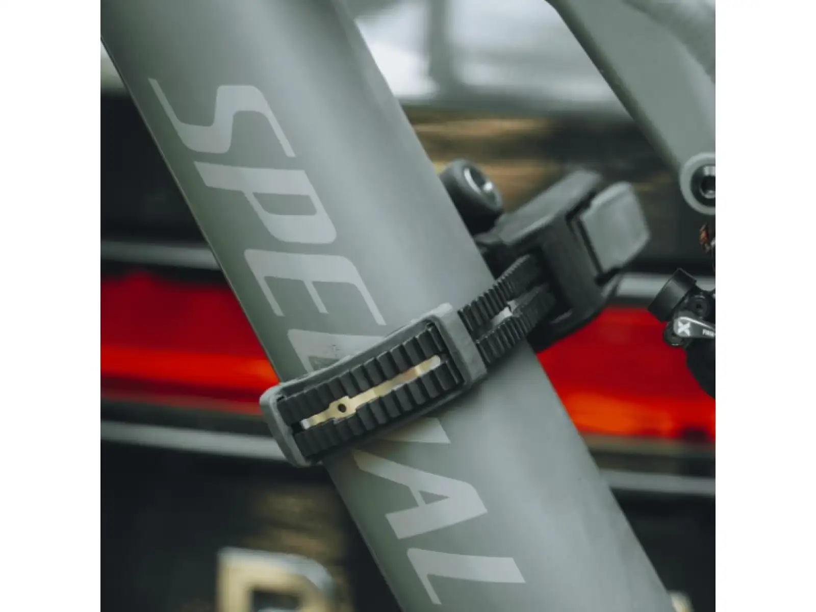 Thule Epos Fahrradträger für Anhängerkupplung für 3 Räder