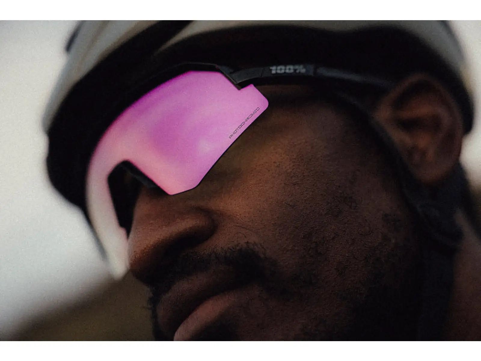 100% Slendale SL Sonnenbrille Gloss Black/Photochromic Purple Mirror