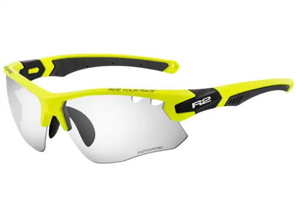 R2 Crown Brille grün/schwarz mit photochromatischen Gläsern.