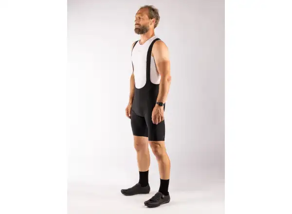 Force Action Shorts mit Helm und schwarzer Einlage.