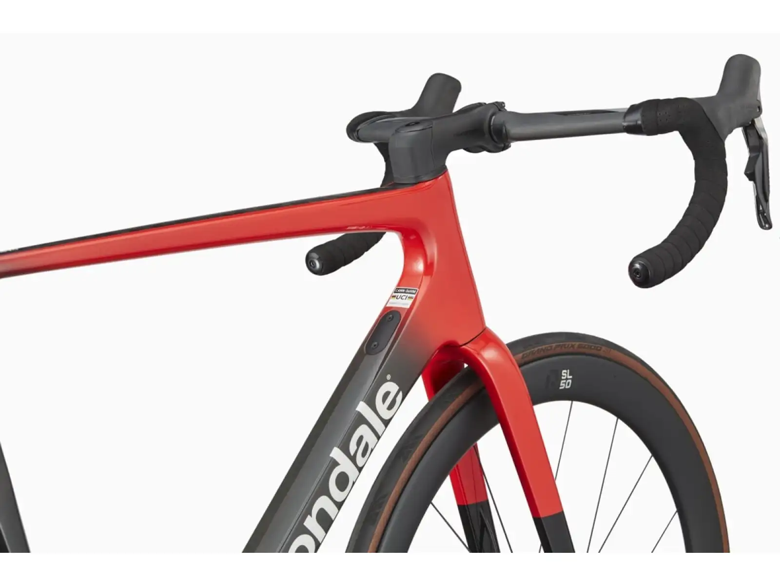 Cannondale SuperSix Evo Hi-Mod 2 Rennrad in Rally Red-Farbe.