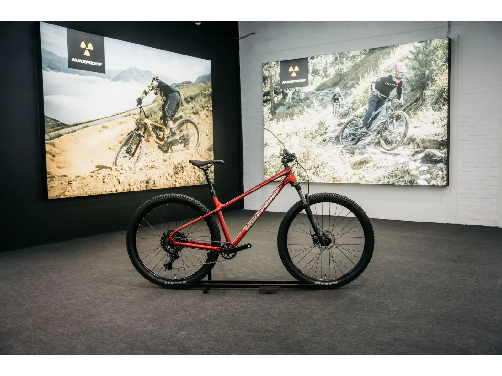 Nukeproof Tracker Comp 275 Cues 1x10 Mountainbike Red/Chrome