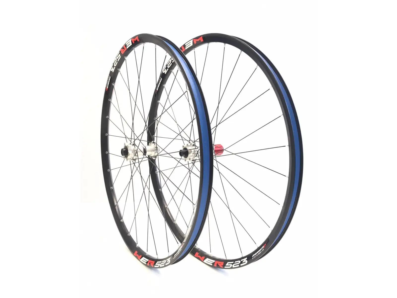 Remerx WER 523 Boost 29" MTB Laufräder, silberne Naben von Remerx, Shimano HG Nuss.
