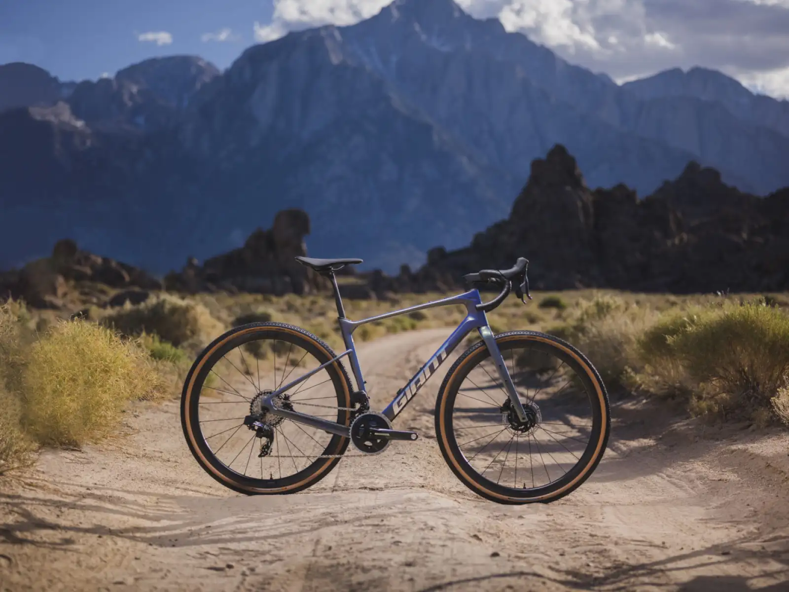 Giant Revolt Advanced Pro 0 Gravel Fahrrad Interstellar