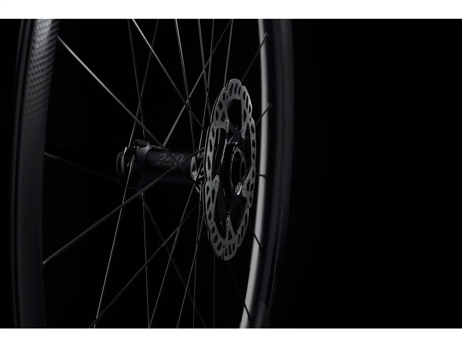 FFWD RYOT44 DT240 2:1 EXP Straßenrad Laufräder Mantel MattBlack Nuss Shimano HG11