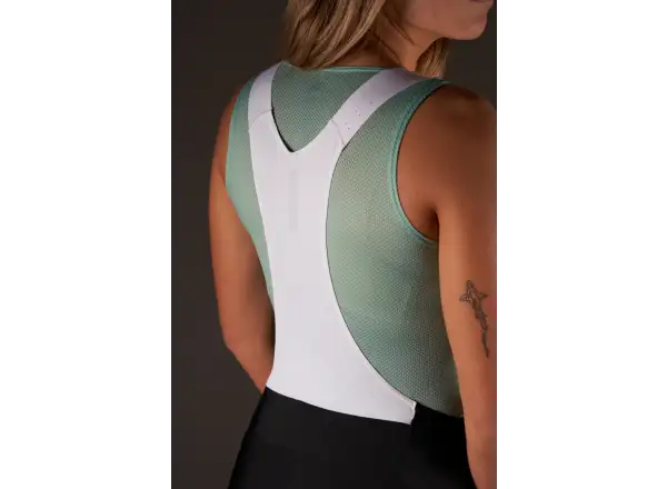 Mavic Aksium Damen Shorts mit Polsterung und tiefblauem Bund.
