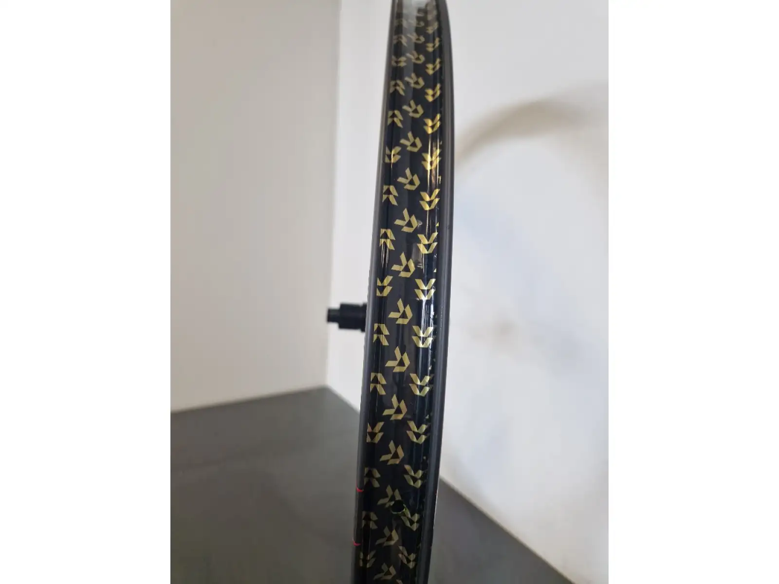 Reserve 40/44 GR 700c DT 350 CL Carbon Gravel Laugerräder Freilauf Microspline - Demontiert vom Fahrrad